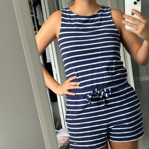 Vineyard Vines Pants - Navy romper with white stripes🐟